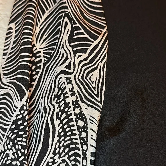 Diane Von Furstenberg Black and White Top - Picture 2 of 9